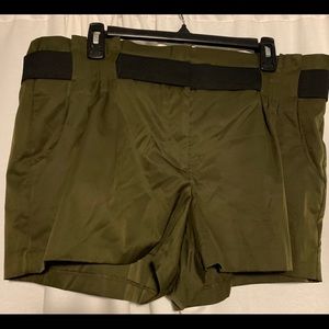 Who can go wrong in JLO dressy shorts